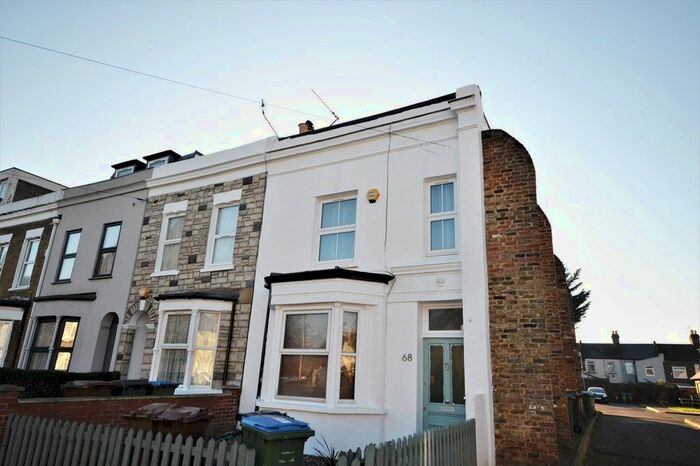 2 Bedroom Flat To Rent In St. Margarets Grove, Woodhouse Road, London, E11