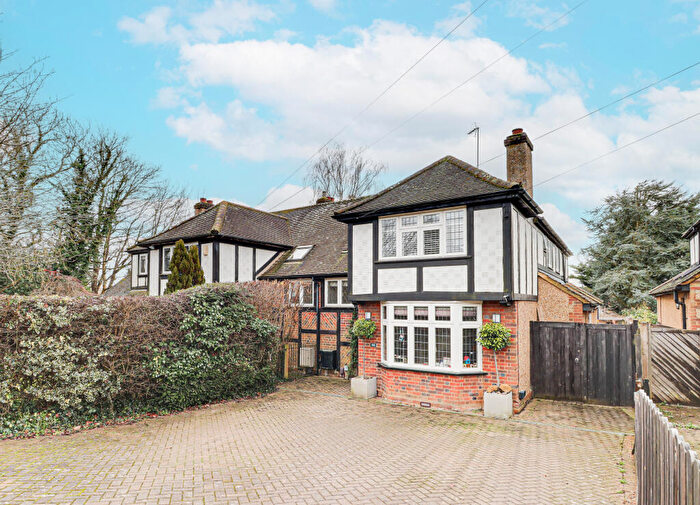 4 Bedroom Semi-Detached House For Sale In Piggottshill Lane, Harpenden, Hertfordshire, AL5