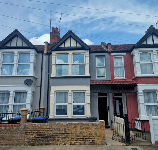 3 Bedroom Property To Rent In Yewfield Road, London, NW10