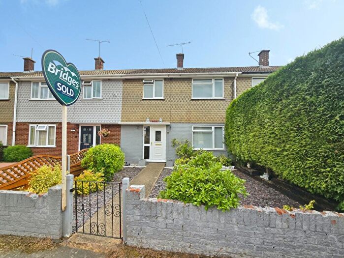 3 Bedroom Terraced House For Sale In Potters Crescent, Ash, Surrey, GU12