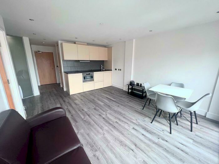 2 Bedroom Apartment To Rent In North West, Talbot Street, NG1