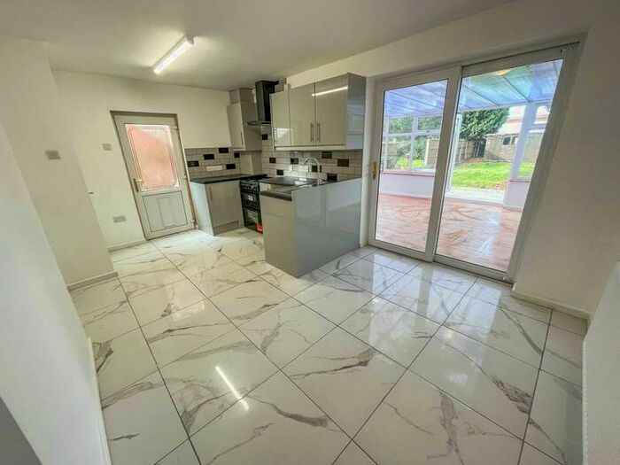 3 Bedroom Semi-Detached House To Rent In Larch Road, Kingswinford, DY6