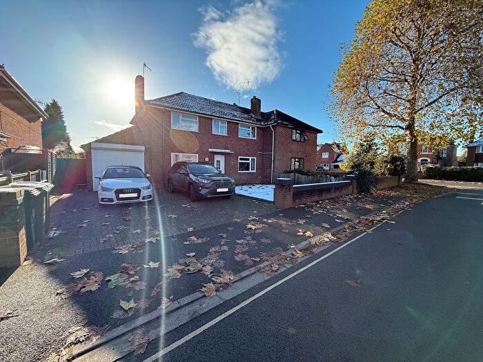 3 Bedroom Semi-Detached House To Rent In Melrose Close, Worcester, WR2