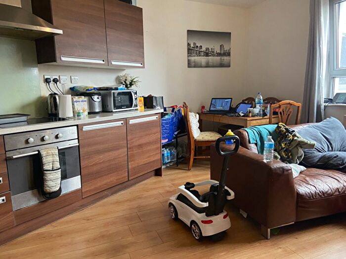 1 Bedroom Flat To Rent In Midland Road, Luton, LU2