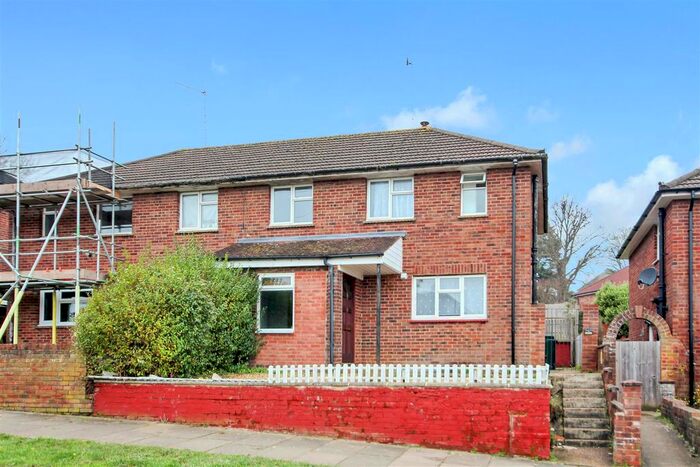 3 Bedroom Semi-Detached House To Rent In Wickhurst Road, Portslade, Brighton, BN41