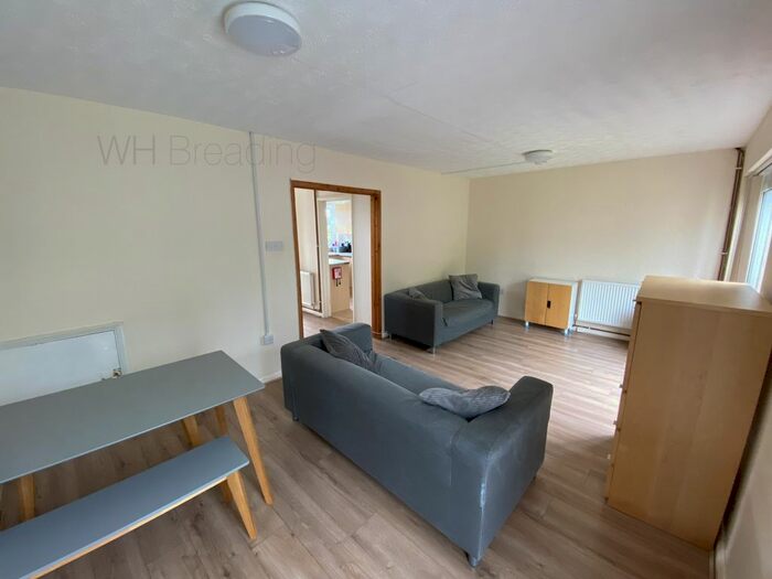 4 Bedroom Semi-Detached House To Rent In Headcorn Drive, Canterbury, CT2