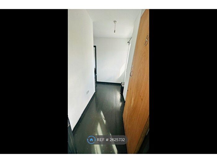1 Bedroom Flat To Rent In New Road, Chatham, ME4