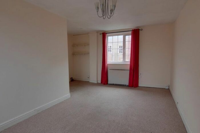 2 Bedroom Flat To Rent In Wicker Hill, Trowbridge, BA14