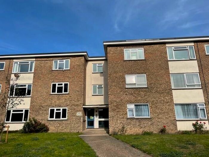 2 Bedroom Flat To Rent In Harold Street, Dover, CT16