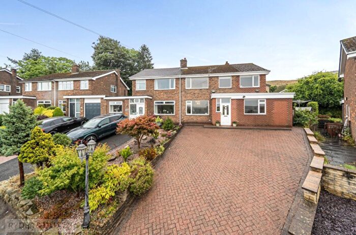 4 Bedroom Semi-Detached House For Sale In Werneth Road, Glossop, Derbyshire, SK13