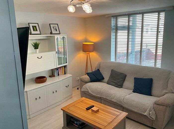 3 Bedroom Terraced House To Rent In Sandfield Road, Burry Port, Carmarthenshire., SA16