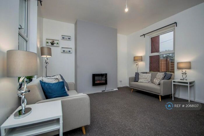 1 Bedroom Terraced House To Rent In St James Row, Rawtenstall, BB4