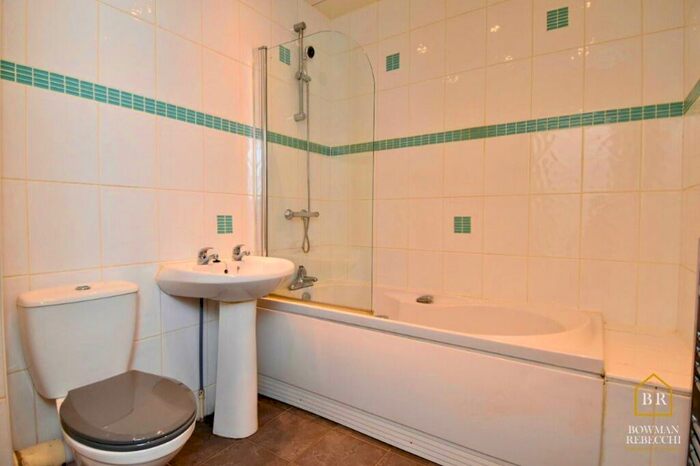 1 Bedroom Flat To Rent In Brachelston Street, Greenock, Greenock, PA16