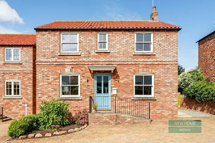 4 Bedroom Detached House For Sale In Back Lane, Raskelf, York, YO61