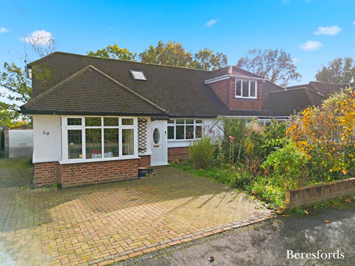 3 Bedroom Semi Detached House For Sale In Pine Close, Ingatestone, CM4