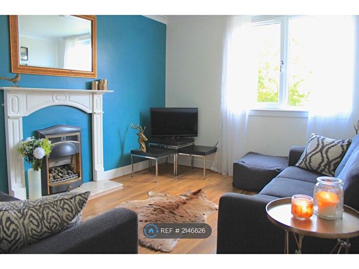 2 Bedroom Flat To Rent In Cottage Brae, Aberdeen, AB10