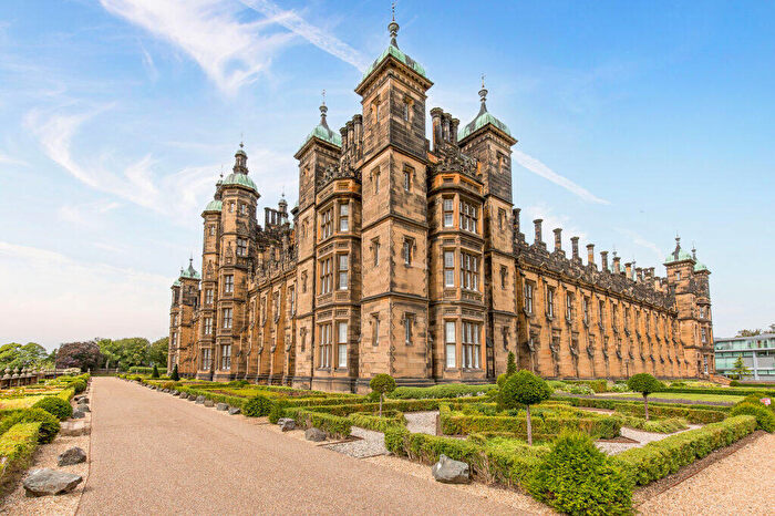 2 Bedroom Apartment For Sale In Donaldson Drive, Wester Coates, Edinburgh, EH12