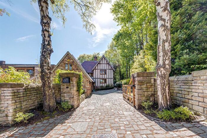 4 Bedroom Detached House For Sale In Carsick Hill Way, Fulwood, Sheffield, S10