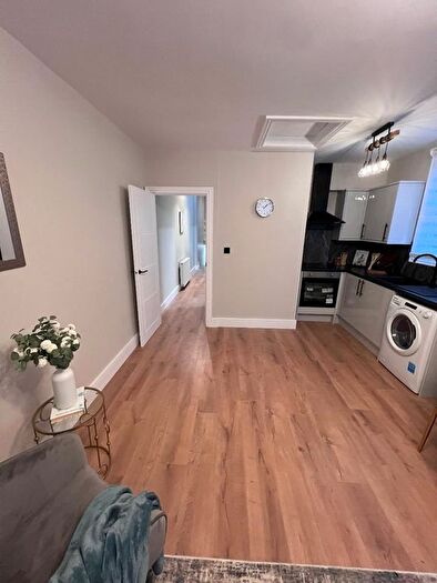 3 Bedroom Flat To Rent In Drayton Road, Harlesden, NW10