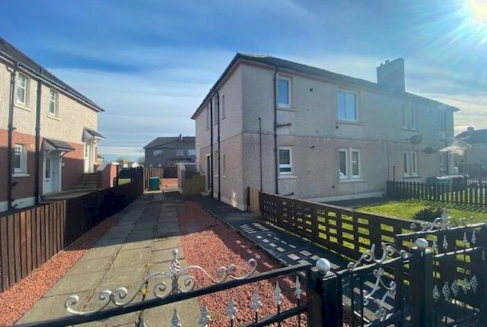 2 Bedroom Flat To Rent In Stewart Crescent, Newmains, Wishaw, ML2