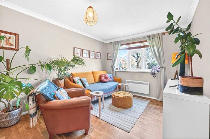 1 Bedroom Flat For Sale In Luther King Close, Walthamstow, London, E17