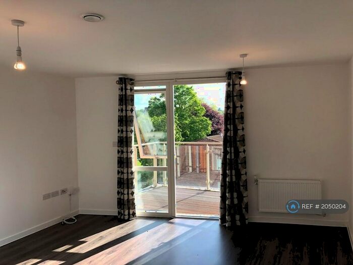 2 Bedroom Flat To Rent In Medway House, Maidenhead, SL6