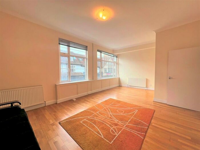 1 Bedroom Flat To Rent In Love Lane, Pinner, HA5