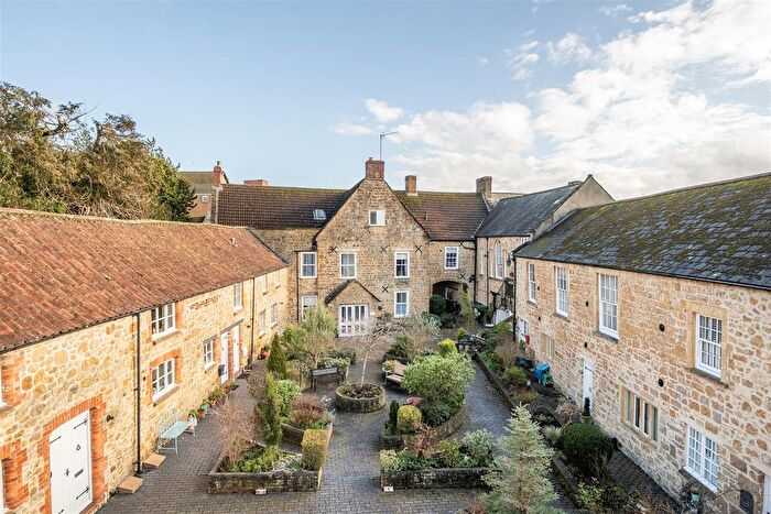 3 Bedroom Flat For Sale In Silver Street, Ilminster, TA19