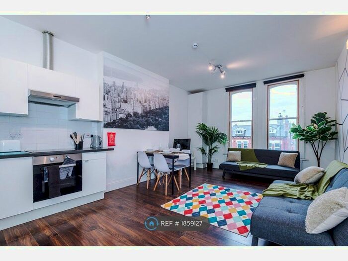 3 Bedroom Flat To Rent In Clarendon Road, Leeds, LS2