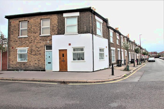 1 Bedroom Flat To Rent In Percy Road, London, SE25