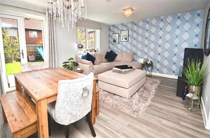 4 Bedroom Semi-Detached House For Sale In Kempster Way, Weston Turville, Aylesbury, HP22