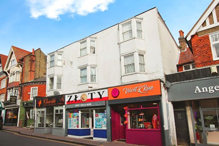 2 Bedroom Flat For Sale In High Street, Ramsgate, Kent, CT11