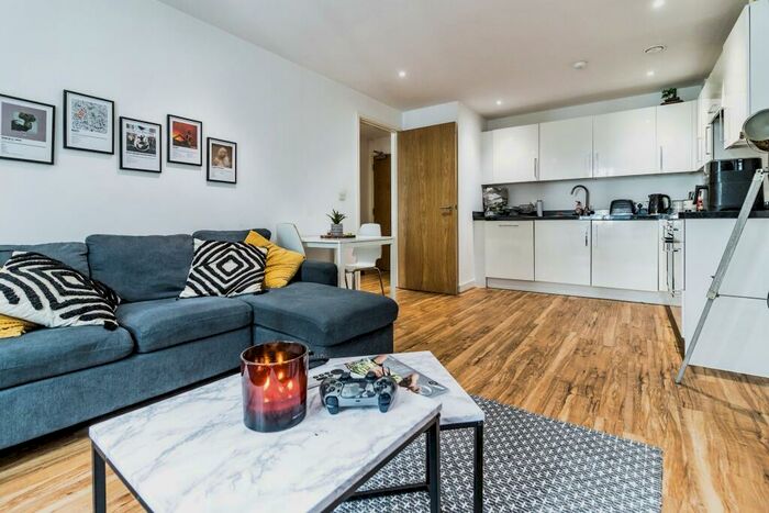 1 Bedroom Apartment For Sale In Elmira Way, Salford, M5