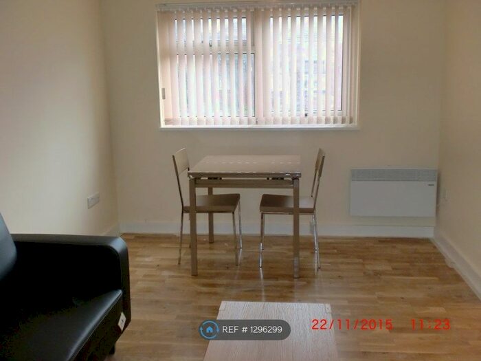 1 Bedroom Flat To Rent In Consort Walk, Leeds LS3