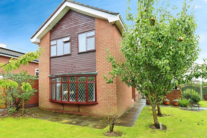 4 Bedroom Detached House For Sale In Middleton Road, Oswestry, Shropshire, SY11