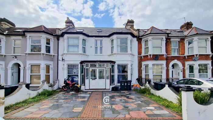 8 Bedroom Terraced House To Rent In Northbrook Road, Cranbrook, Ilford, IG1