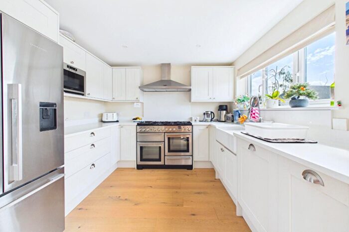 5 Bedroom Detached House For Sale In West Way, Broadstone, Dorset, BH18 - Photo 3