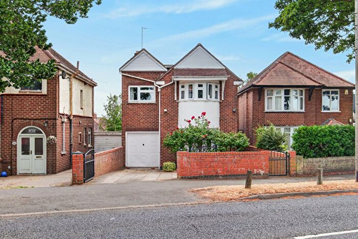 4 Bedroom Detached House For Sale In Windmill Avenue, Kettering, NN15