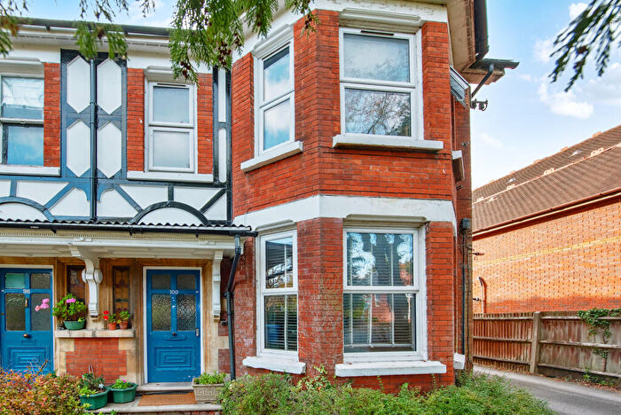 Studio To Rent In Alexandra Road, Farnborough, GU14