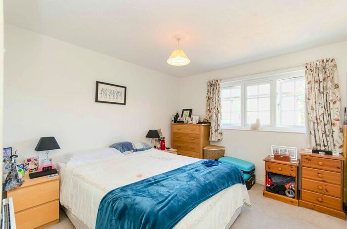1 Bedroom Flat To Rent In Selhurst Close, Wimbledon Common, London, SW19