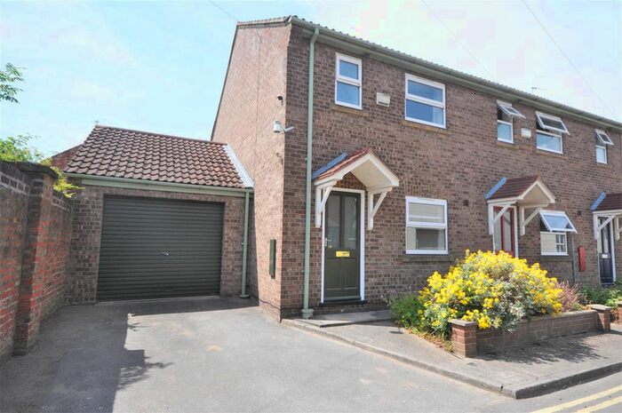 2 Bedroom Town House To Rent In Hyrst Views, Cinder Lane, York, YO31