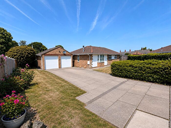 3 Bedroom Detached Bungalow For Sale In Craven Wood Close, Barnsley, S75