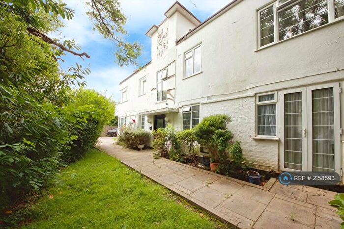 1 Bedroom Flat To Rent In Beech Lawns, London, N12