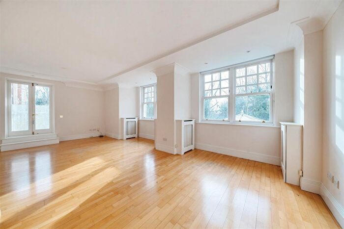 2 Bedroom Flat To Rent In Mount Vernon, Hampstead Village, NW3