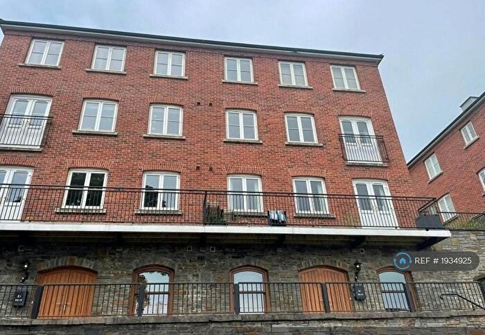 2 Bedroom Flat To Rent In Meadow Bank, Llandarcy, Neath, SA10