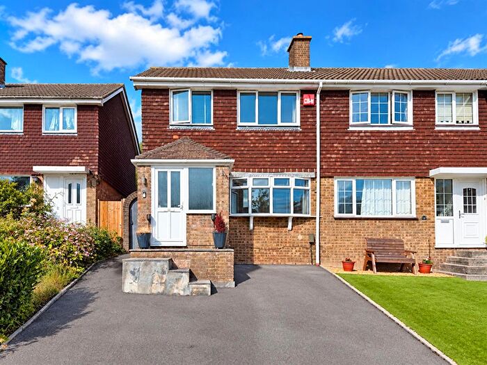 3 Bedroom End Of Terrace House For Sale In Dore Avenue, Portchester, PO16