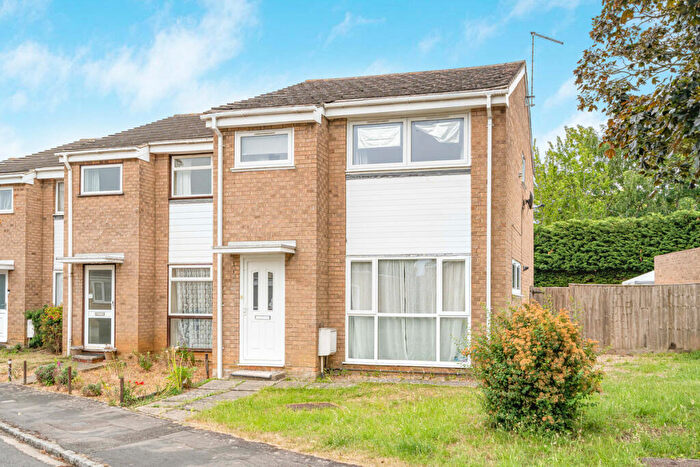 3 Bedroom End Of Terrace House For Sale In White Way, Kidlington, OX5