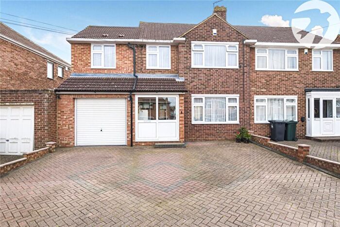 4 Bedroom Semi Detached House For Sale In Lunedale Road, Dartford, Kent, DA2