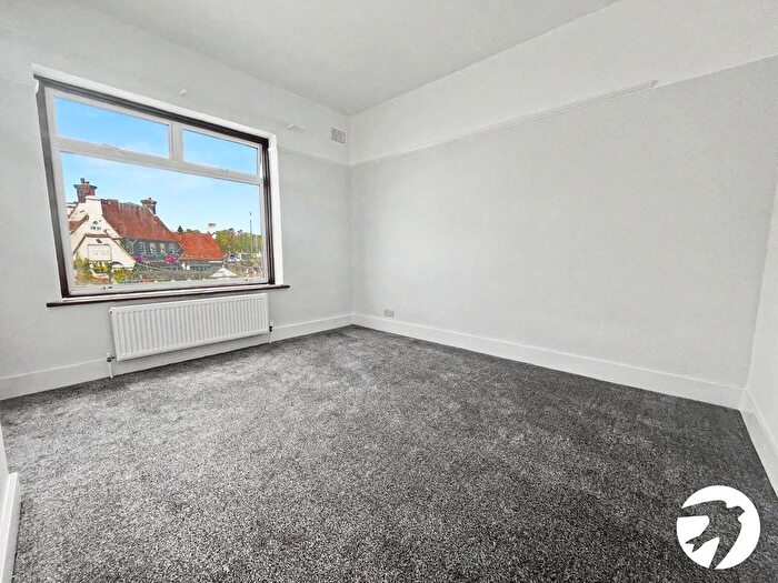 2 Bedroom Flat To Rent In Blackfen Road, Sidcup, DA15