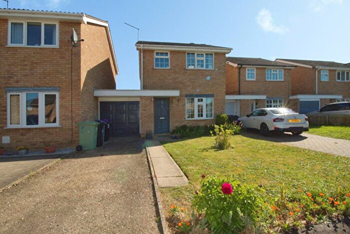 3 Bedroom Link Detached House For Sale In Knight Close, Deeping St James, PE6